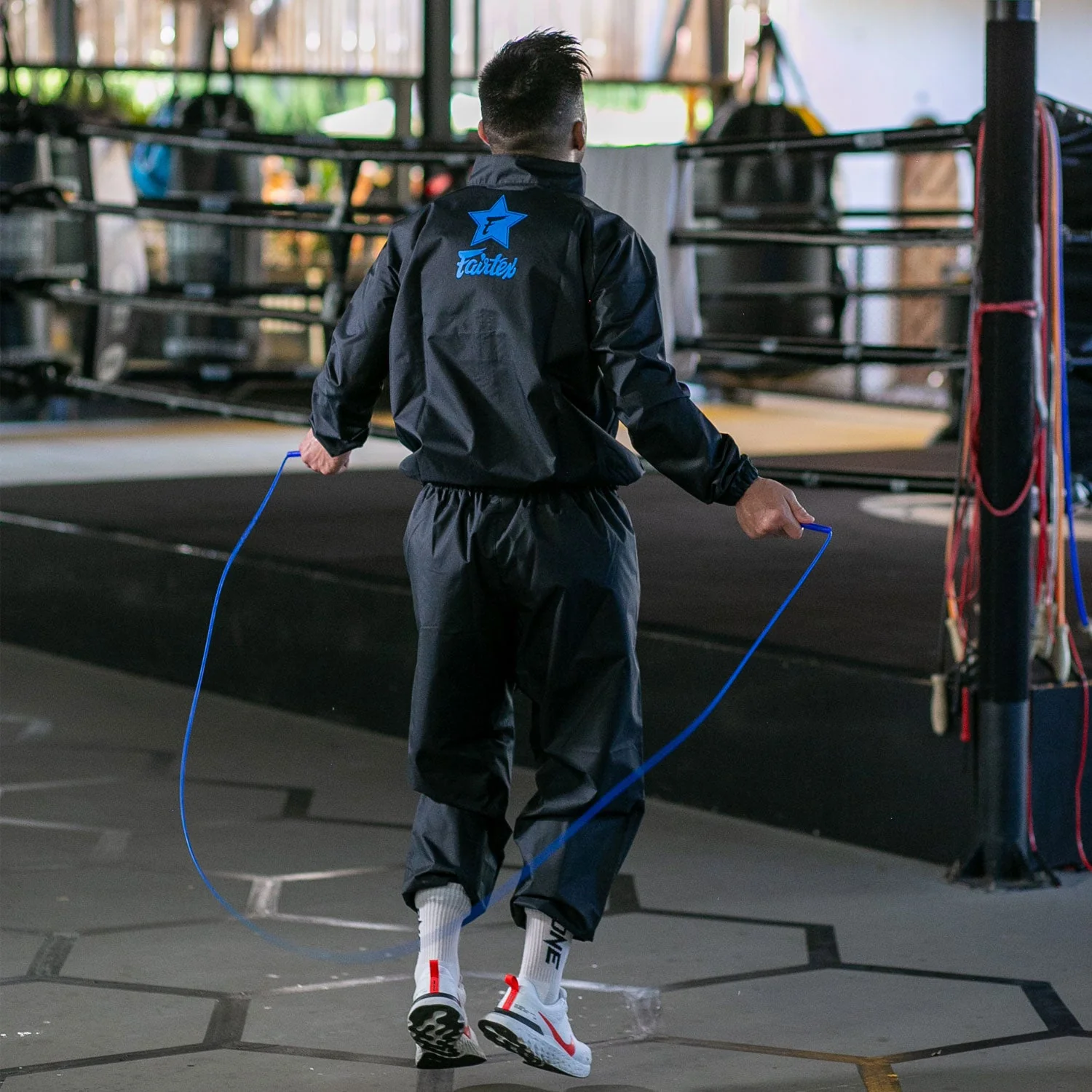 Fairtex VS3 Vinyl Sweatsuit - Black-Blue - Image 3