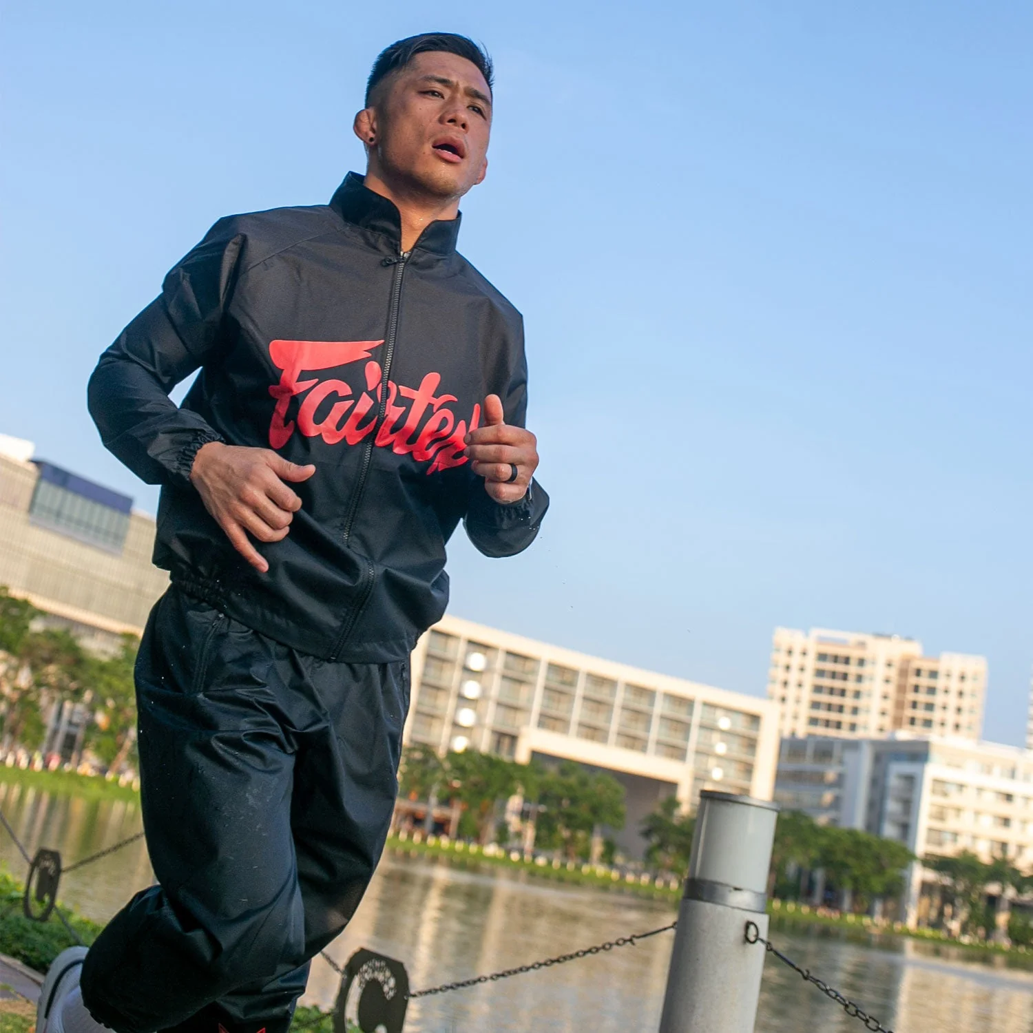 Fairtex VS3 Vinyl Sweatsuit - Black-Red - Image 3