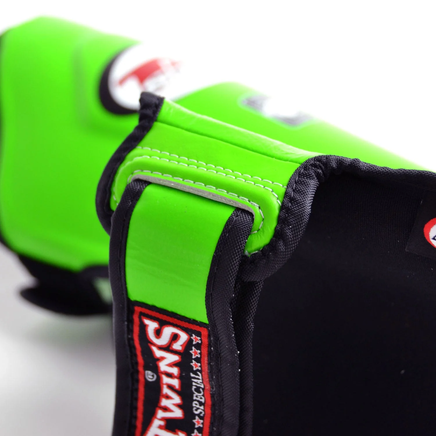 Twins Special SGL10 Leather Shin Pads - Green - Image 4
